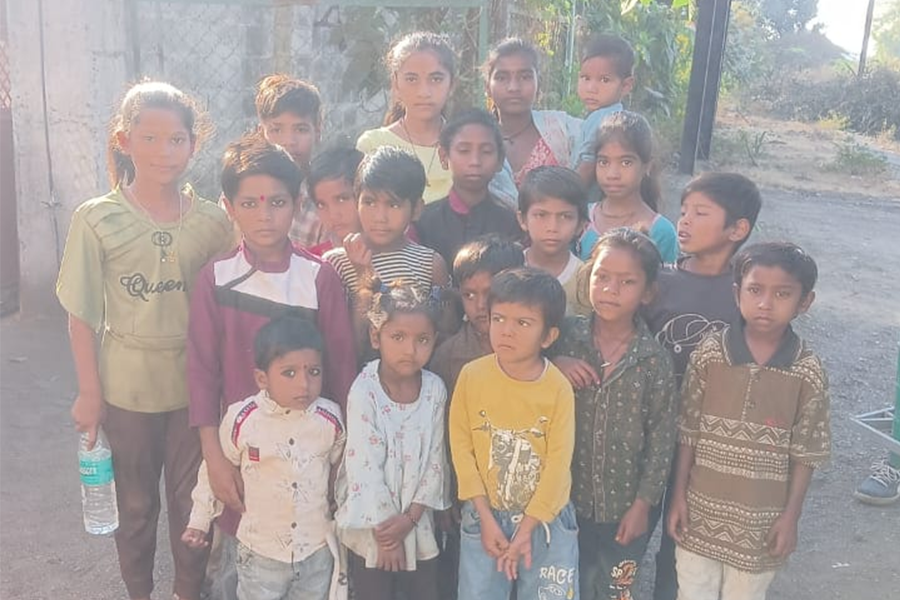 Children of Workers of Arihant Industries being taken to School.